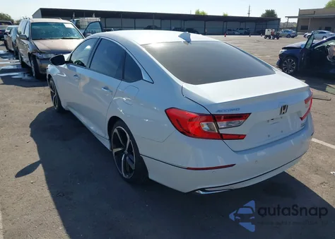 2022 Honda Accord Hybrid Touring z USA, uszkodzony, nr VIN 1HGCV3F92NA039441